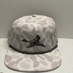 Men's Stylish Camo Hat with Duck Embroidery